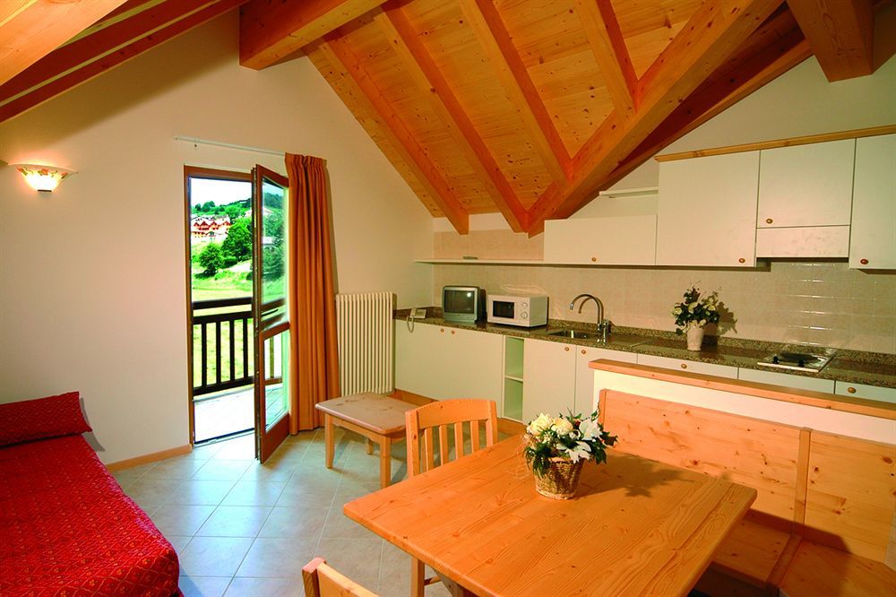 Tana Della Volpe Aparthotel Lavarone Exterior photo